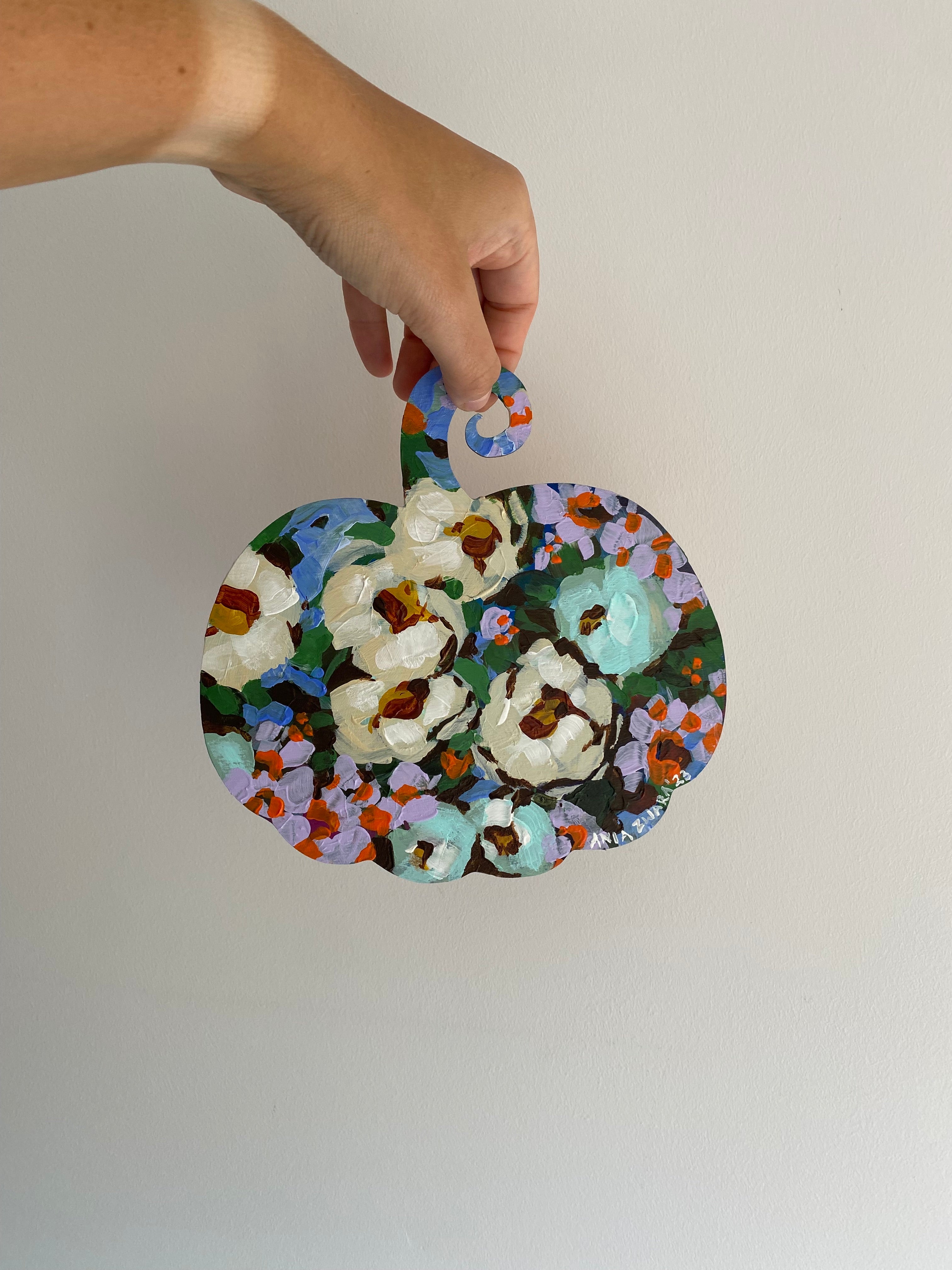 Violet Daisies Pumpkin